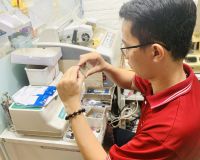 Cửa hàng mắt kính cắt kính lấy ngay